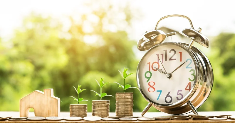 What is the difference between a 30-year fixed-rate mortgage and a 7-year adjustable-rate mortgage?
